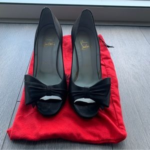 Christian Louboutin Black Crepe Satin 85 Bow Peep Toe Pump Size 38